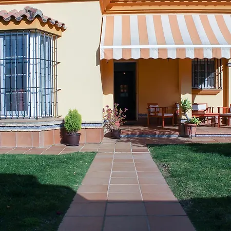 Holiday home Chalet Alegria Con Piscina Y Wifi